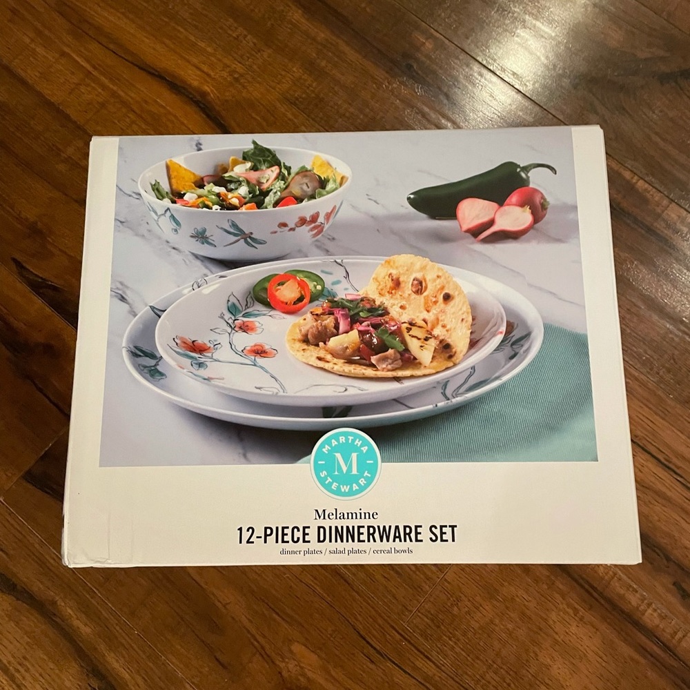 Marta Stewart 12-pc service for four